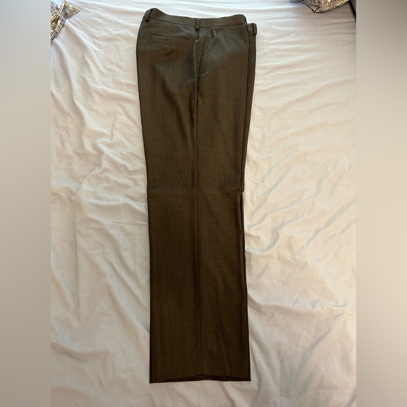 Alfani 2 piece suit; lightly worn; 40R jacket and 33W/30L pants - Picture 6 of 8